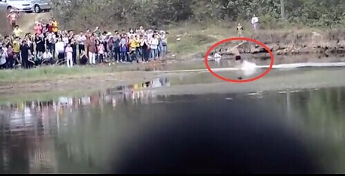 少林武僧水上漂120米刷新世界纪录 下一个目标